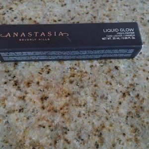 Anastasia Beverly Hills liquid glow.